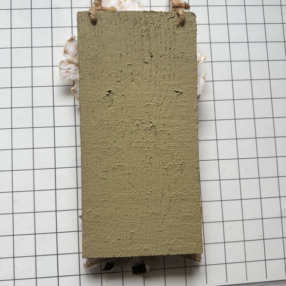 NEW Rustic Flower on Wood Board Hand Crafted Decor - Picture 9 of 9